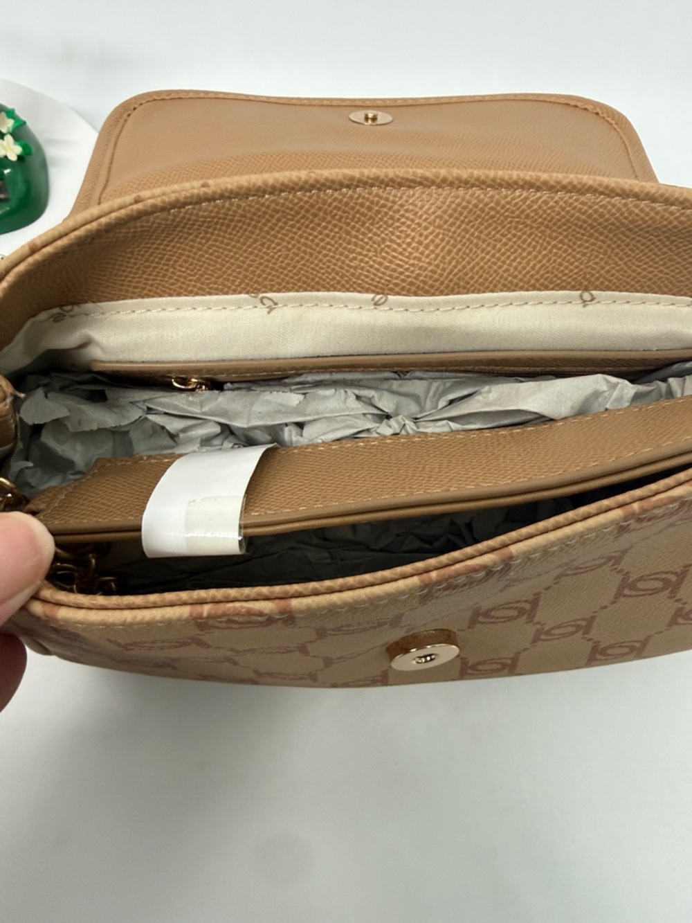 Tan Leilani monogram Signature Pattern Gold Chain Shoulder Bag - Picture 9 of 17